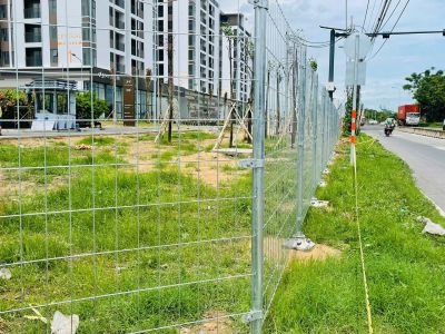 Hàng rào tại Thủ Thiêm, Quận 2