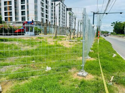 Hàng rào tại Thủ Thiêm, Quận 2